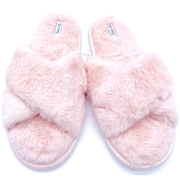 NWT Splendid Plush Criss-Cross Slippers Light Pink Size Medium/Large - Picture 2 of 14